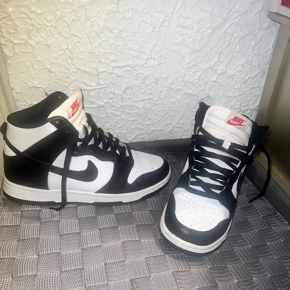 Nike Black and White High-Top dunk Sneakers - Picture 1 of 1